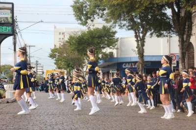 Sábado para prestigiar a caminhada cívica