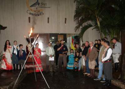 Solenidade de abertura da Semana Farroupilha no CTG Sentinela dos Pampas 