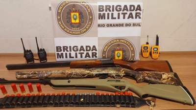 Brigada Militar prende dois homens por porte ilegal de arma de fogo na ERS-400